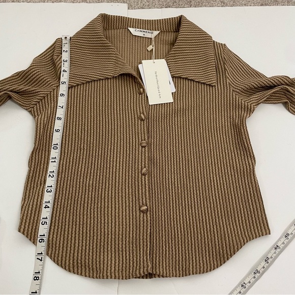 NWT Commense Collared Button Up Ribbed Shirt Bell Sleeves Size Medium - Picture 7 of 8